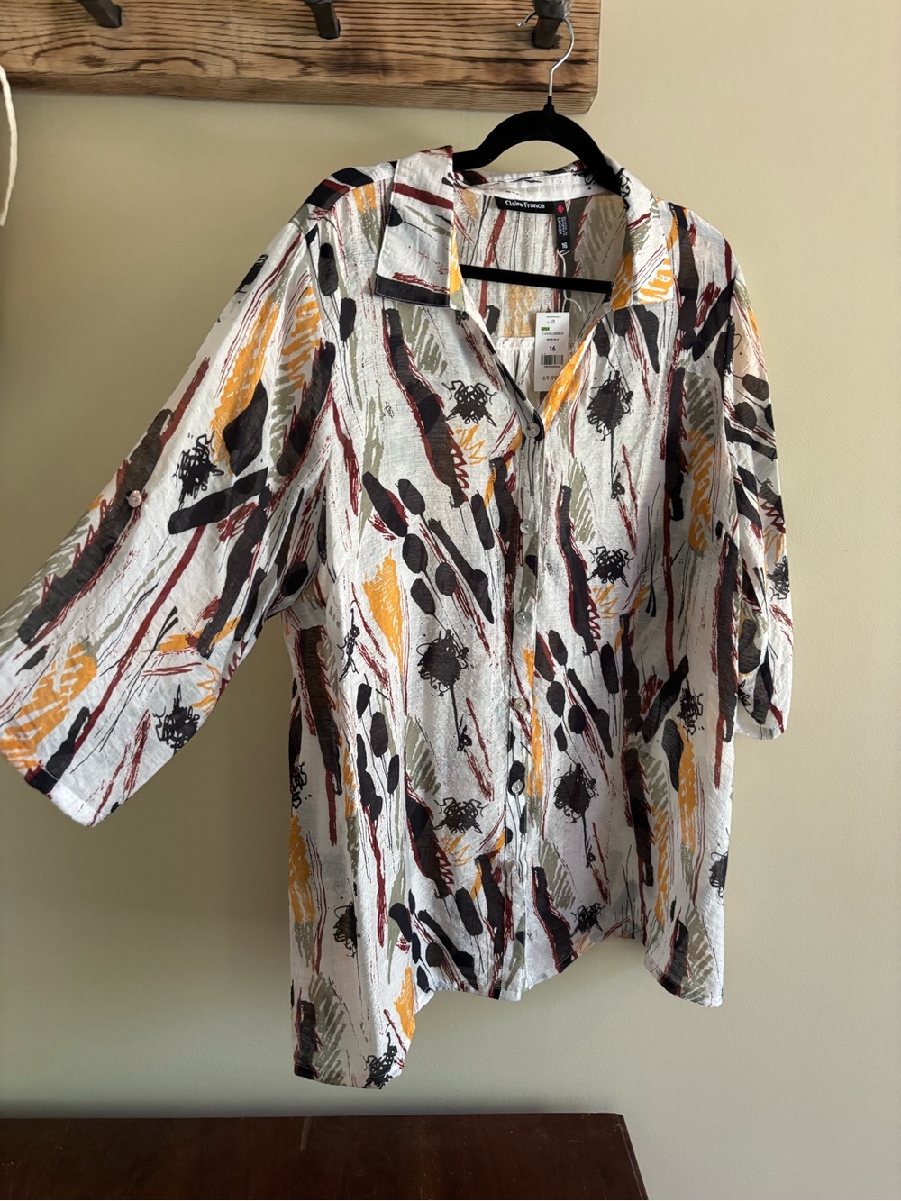 156.) NWT / Claire France / Abstract-Print Button-Front Blouse